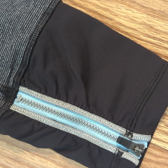 Lululemon Run the World Exploded So Fly Butterfly Angel 7/8 Tights, size 4 - Picture 2 of 5